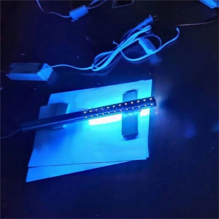 Инспекция на UV LED светлина с конформно покритие