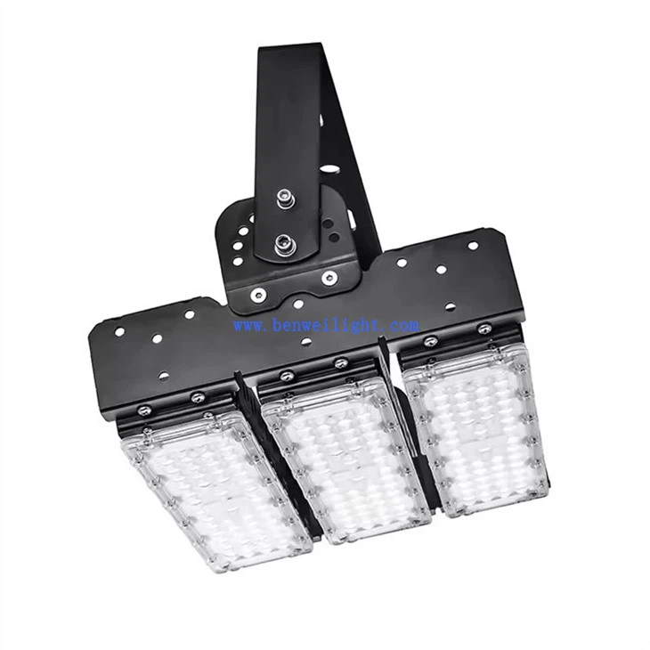 500W LED Floodlight for Outdoor Security (1)